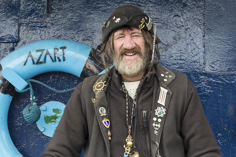 Azart Ship of Fools
