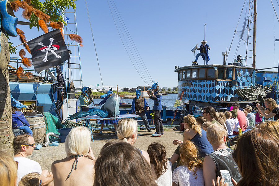 Azart Ship of Fools