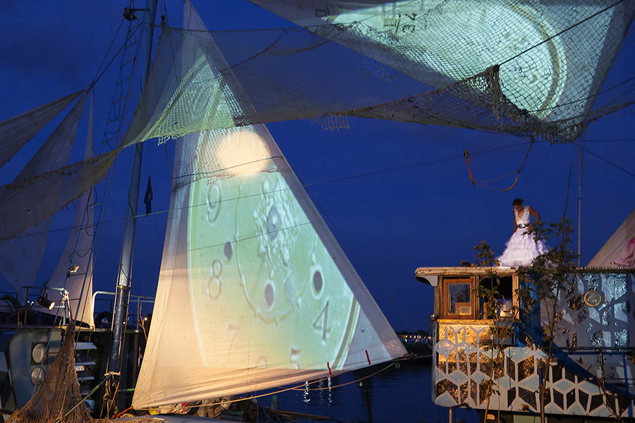 Azart Ship of Fools