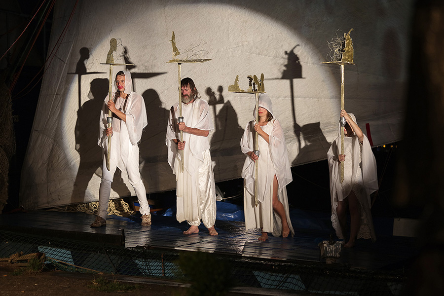 Azart Ship of Fools