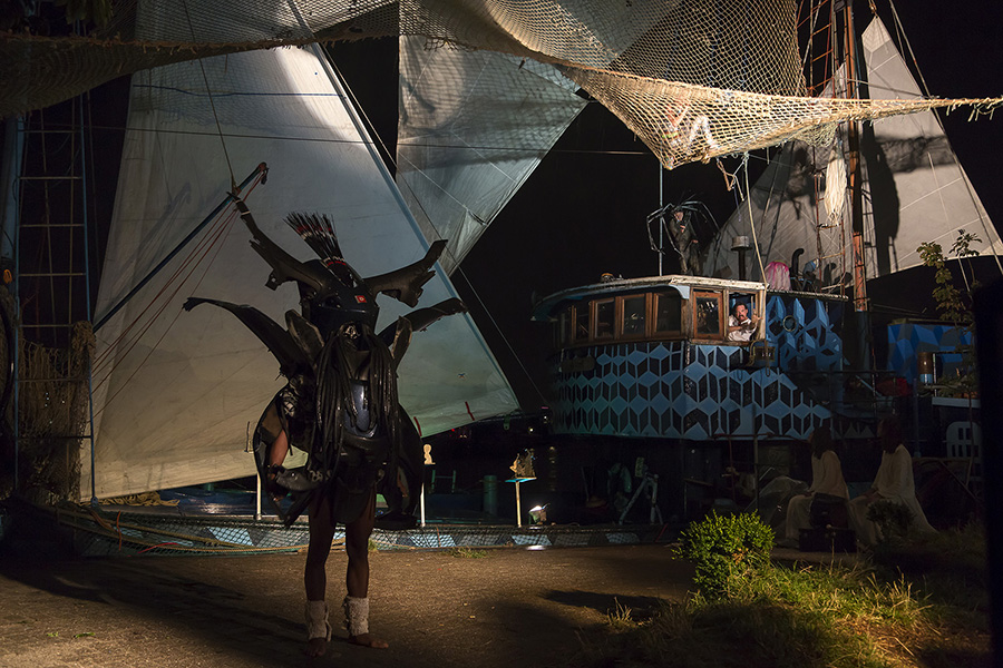 Azart Ship of Fools