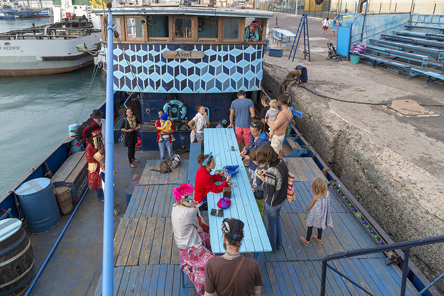 Azart Ship of Fools
