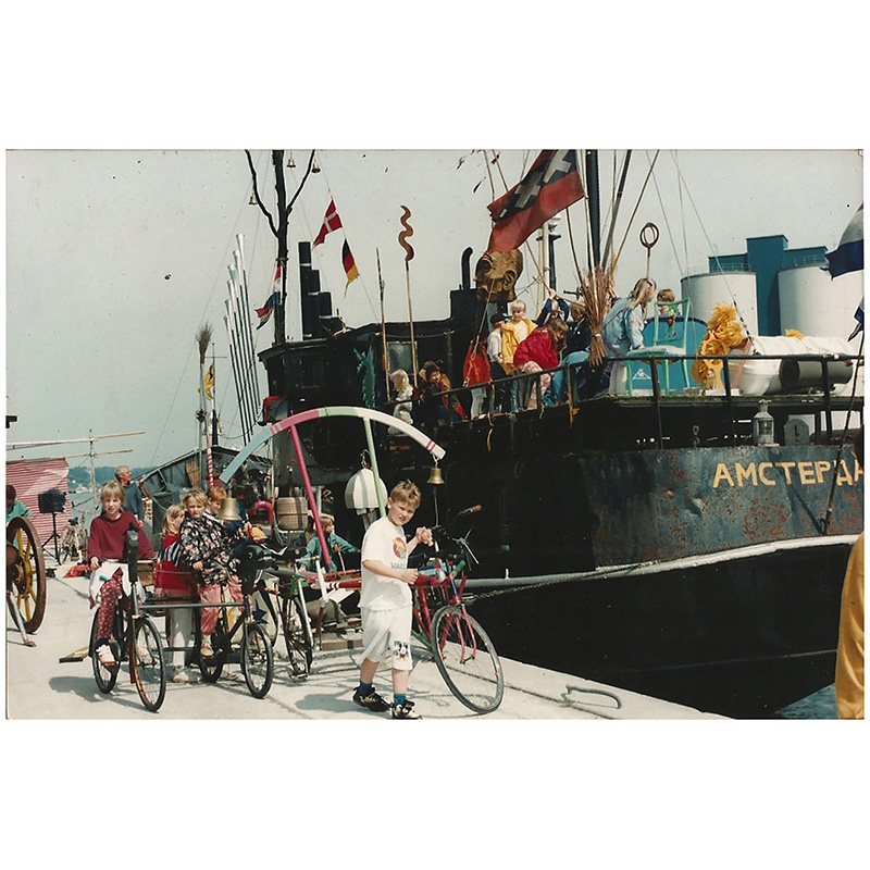 Azart Ship of Fools